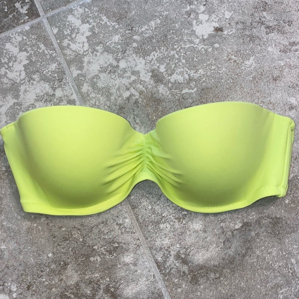 Victoria’s Secret bikini top 34C